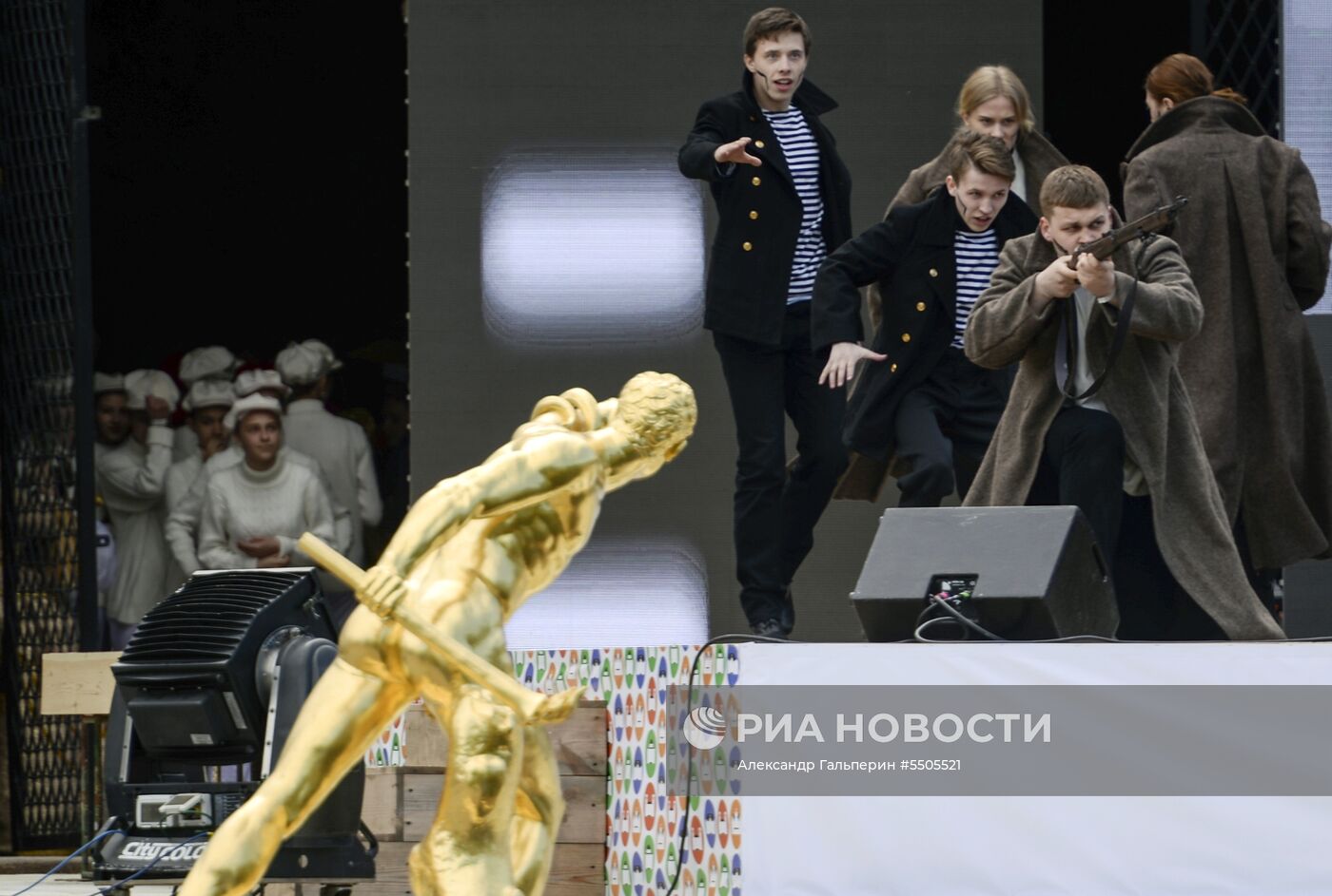 Весенний праздник фонтанов в Санкт-Петербурге