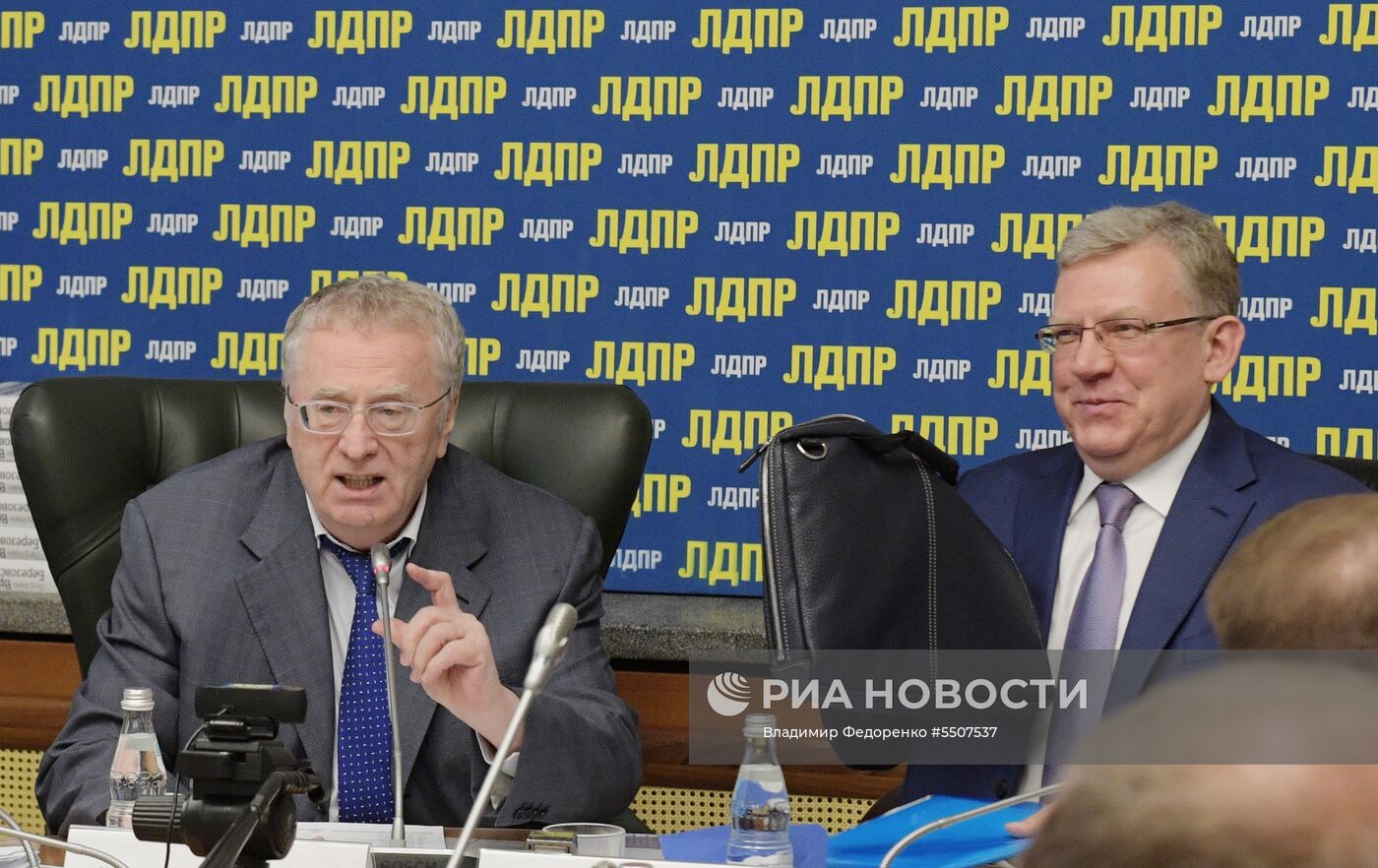 А. Кудрин встретился с представителями фракций в Госдуме