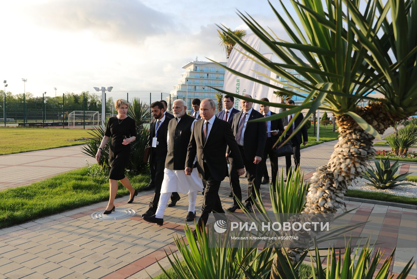 Встреча президента РФ В. Путина с премьер-министром Индии Н. Моди