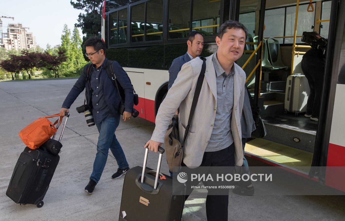 Представители мировых СМИ вылетели из Пекина на закрытие ядерного полигона в КНДР