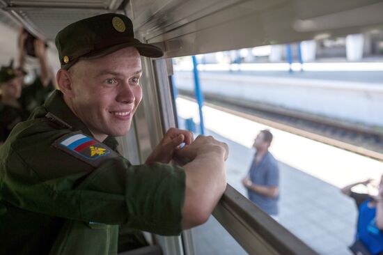 Отправка призывников в Севастополе