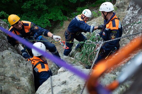 Учения аварийно-спасательной службы "Кубань-Спас" в горах Краснодарского края
