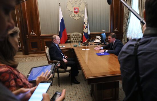 Президент РФ В. Путин встретился с секретарем генсовета "Единой России" А. Турчаком