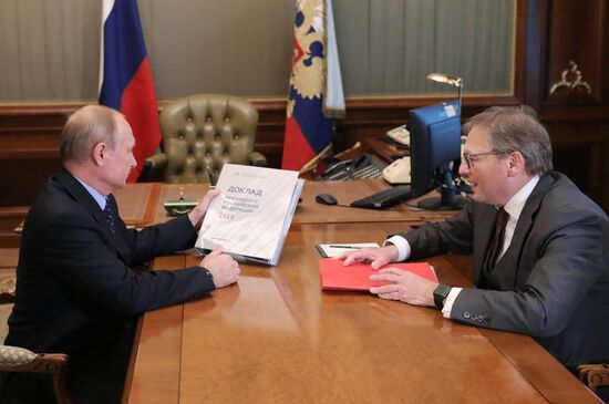 Президент РФ В. Путин встретился бизнес-омбудсменом Б. Титовым