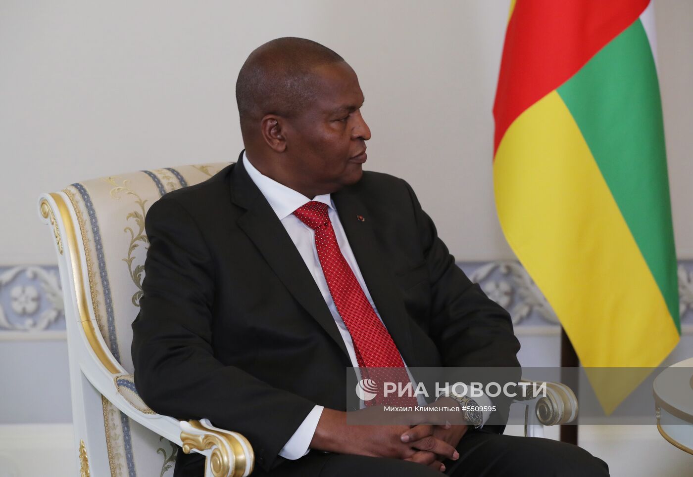 Президент РФ В. Путин встретился с президентом ЦАР Ф.-А. Туадерой