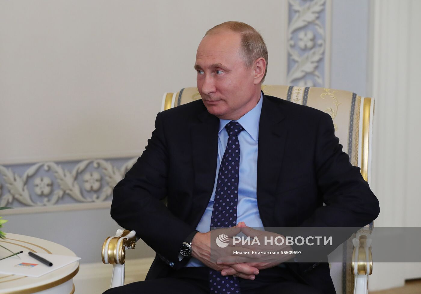 Президент РФ В. Путин встретился с президентом ЦАР Ф.-А. Туадерой