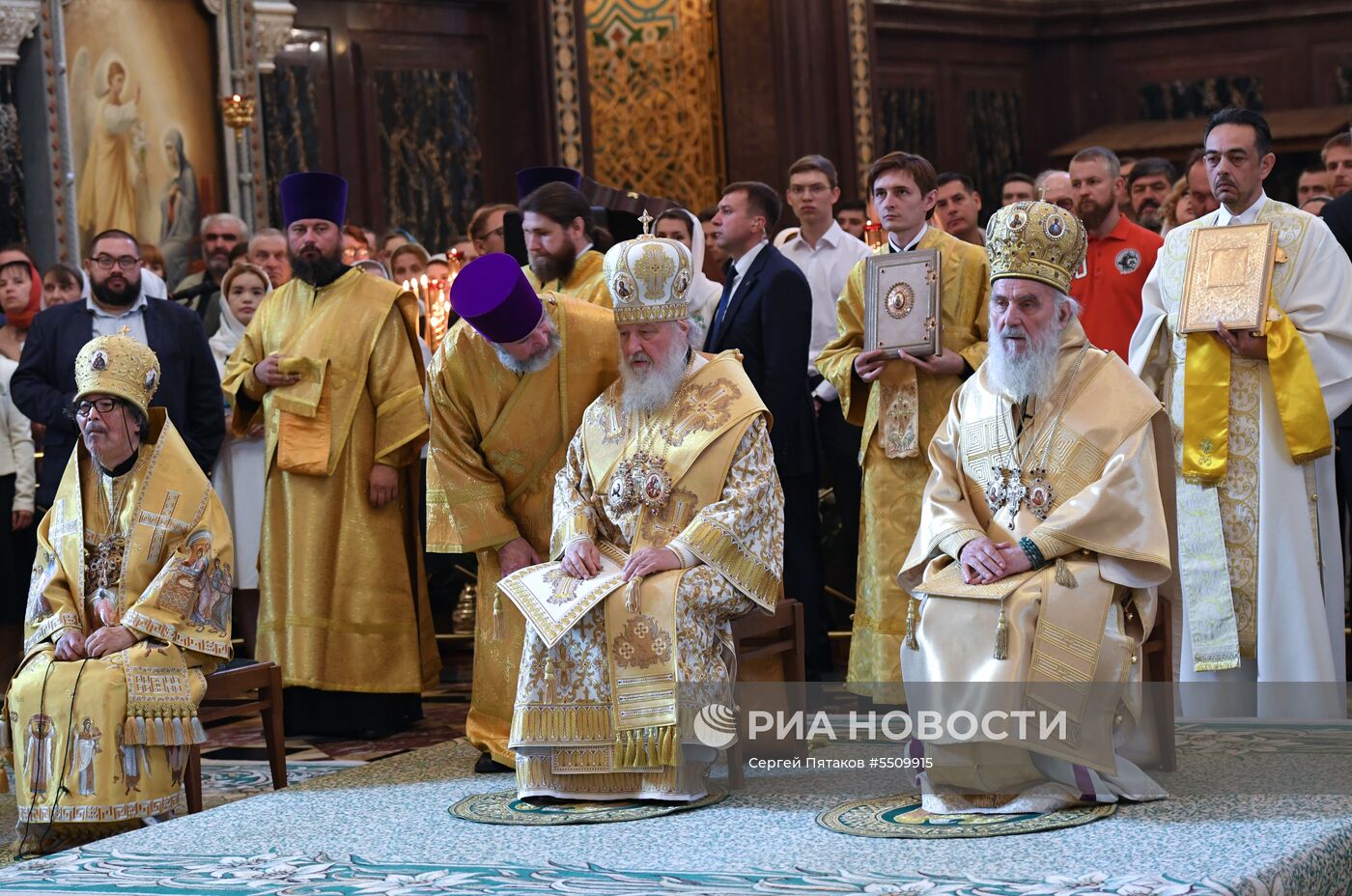 Божественная литургия в день памяти святых равноапостольных Кирилла и Мефодия