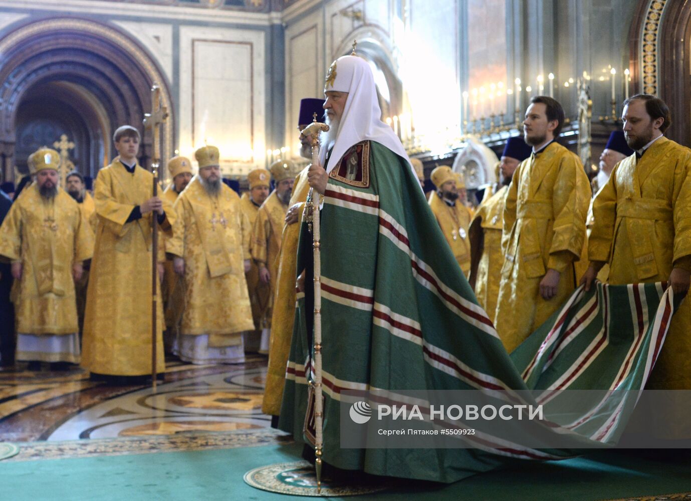 Божественная литургия в день памяти святых равноапостольных Кирилла и Мефодия 