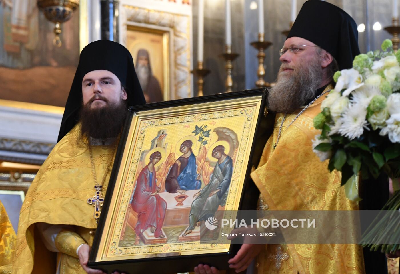 Божественная литургия в день памяти святых равноапостольных Кирилла и Мефодия