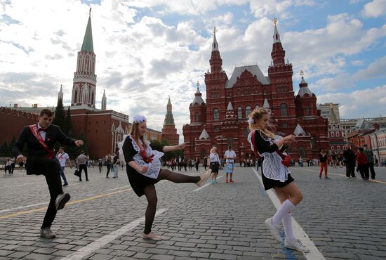 Празднование последнего звонка в Москве 