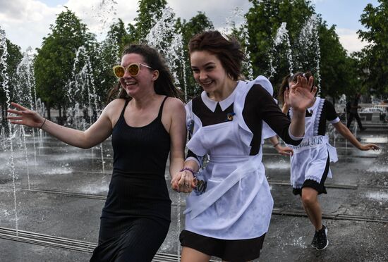 Празднование последнего звонка в Москве 