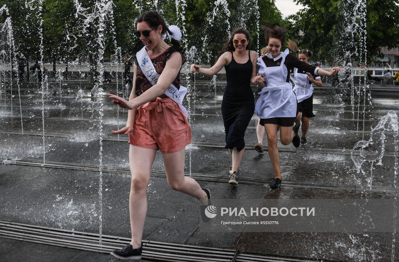 Празднование последнего звонка в Москве 