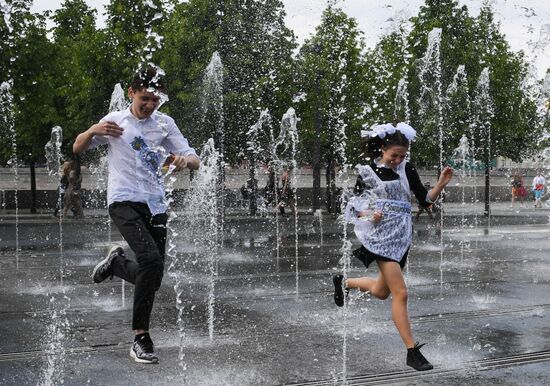 Празднование последнего звонка в Москве 