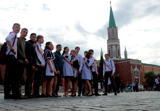 Празднование последнего звонка в Москве