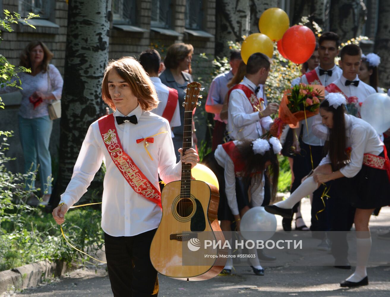 Последний звонок в Донецке и Луганске