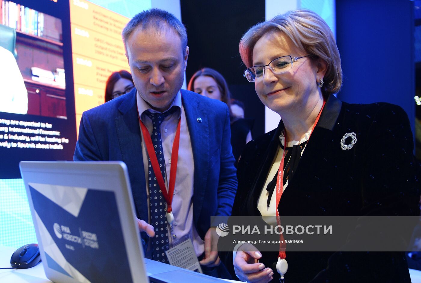 Работа стенда МИА «Россия сегодня» во второй день ПМЭФ