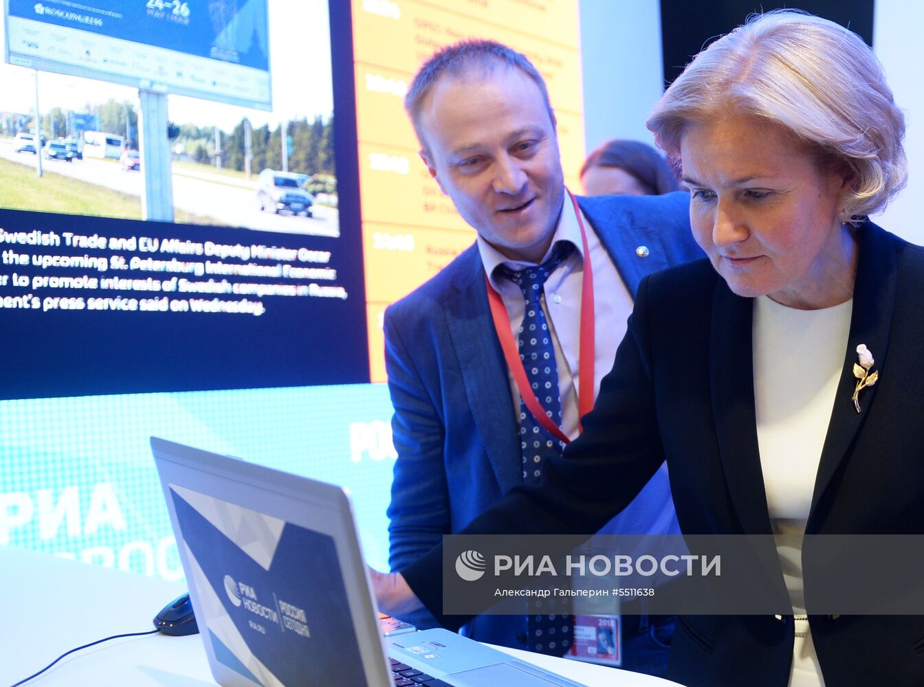 Работа стенда МИА «Россия сегодня» во второй день ПМЭФ