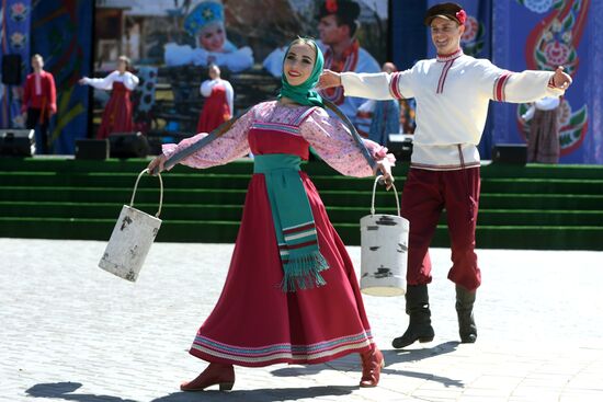 Русский народный праздник «Каравон» в Казани