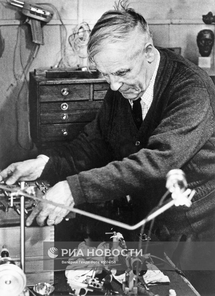 Ученый-физик Петр Капица