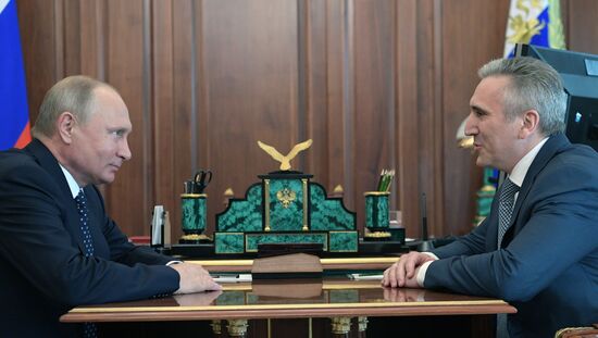 Рабочая встреча президента РФ В. Путина с бывшим мэром Тюмени А. Моором