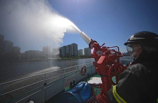  Пожарный корабль «Надежда»