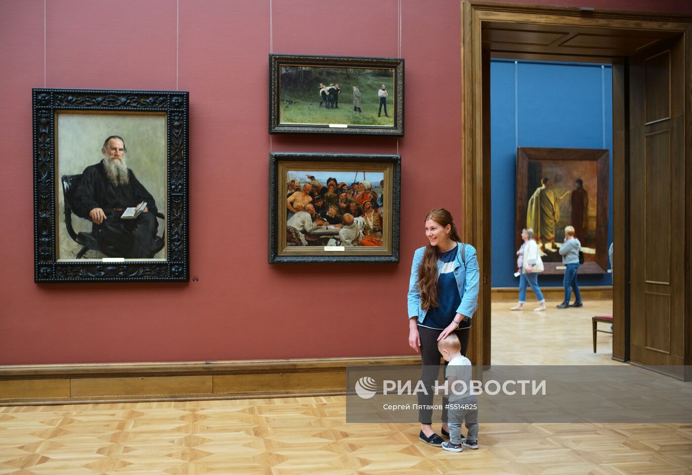 Зал художника И. Репина в Третьяковской галерее