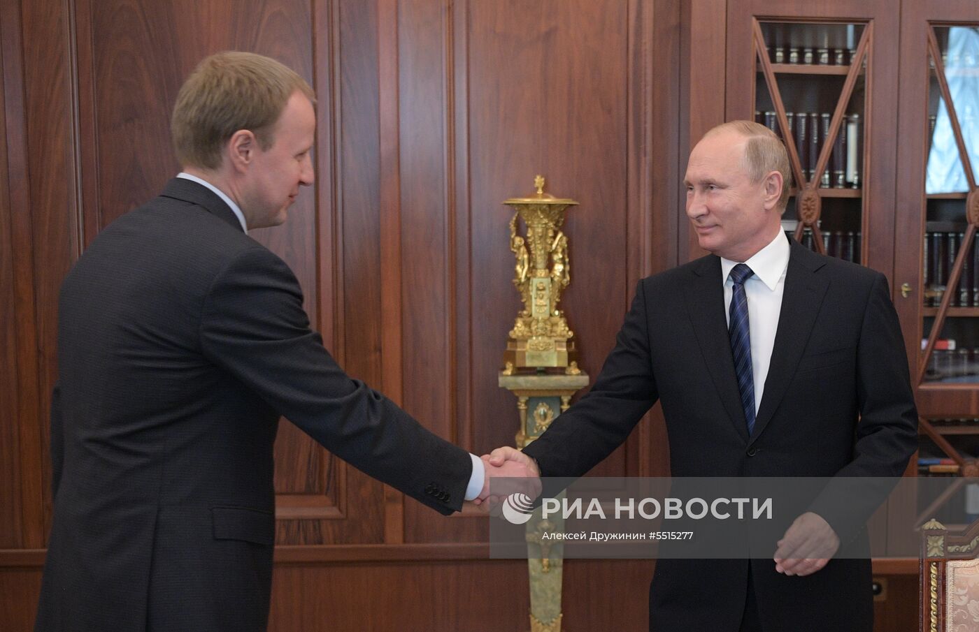 Президент РФ В. Путин встретился с ВРИО губернатора Алтайского края В. Томенко
