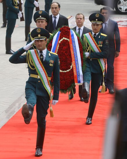 Официальный визит премьер-министра РФ Д. Медведева в Таджикистан