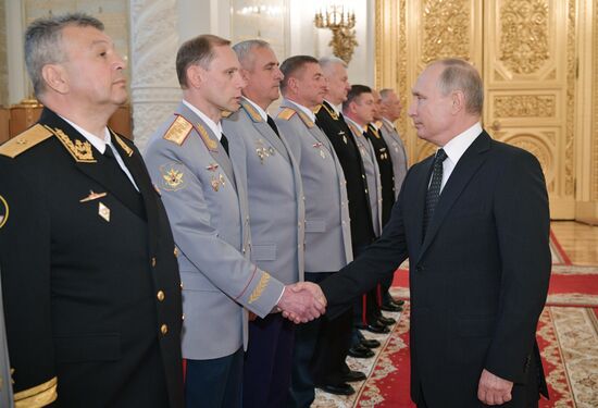 Президент РФ В. Путин встретился с высшими офицерами и прокурорами