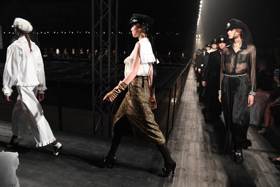 Показ коллекции Chanel Métiers d’art Paris-Hamburg 2017/2018