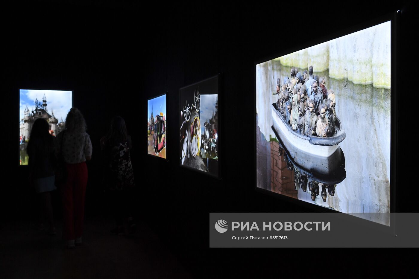 Предпоказ выставки Бэнкси в Москве