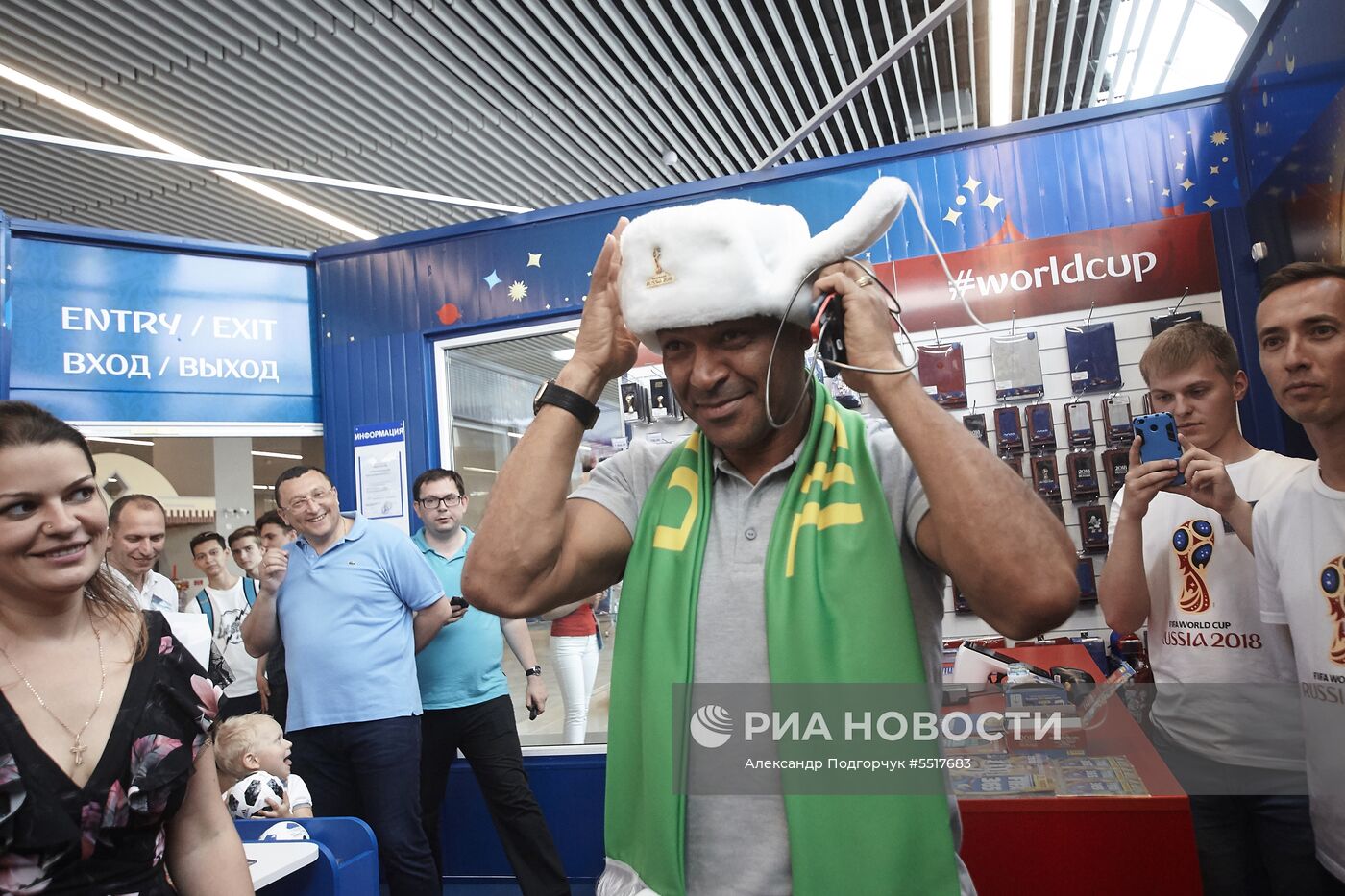 Двукратный чемпион мира по футболу Кафу прилетел в Калининград