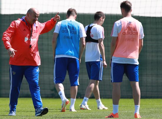 Футбол. Тренировка сборной России