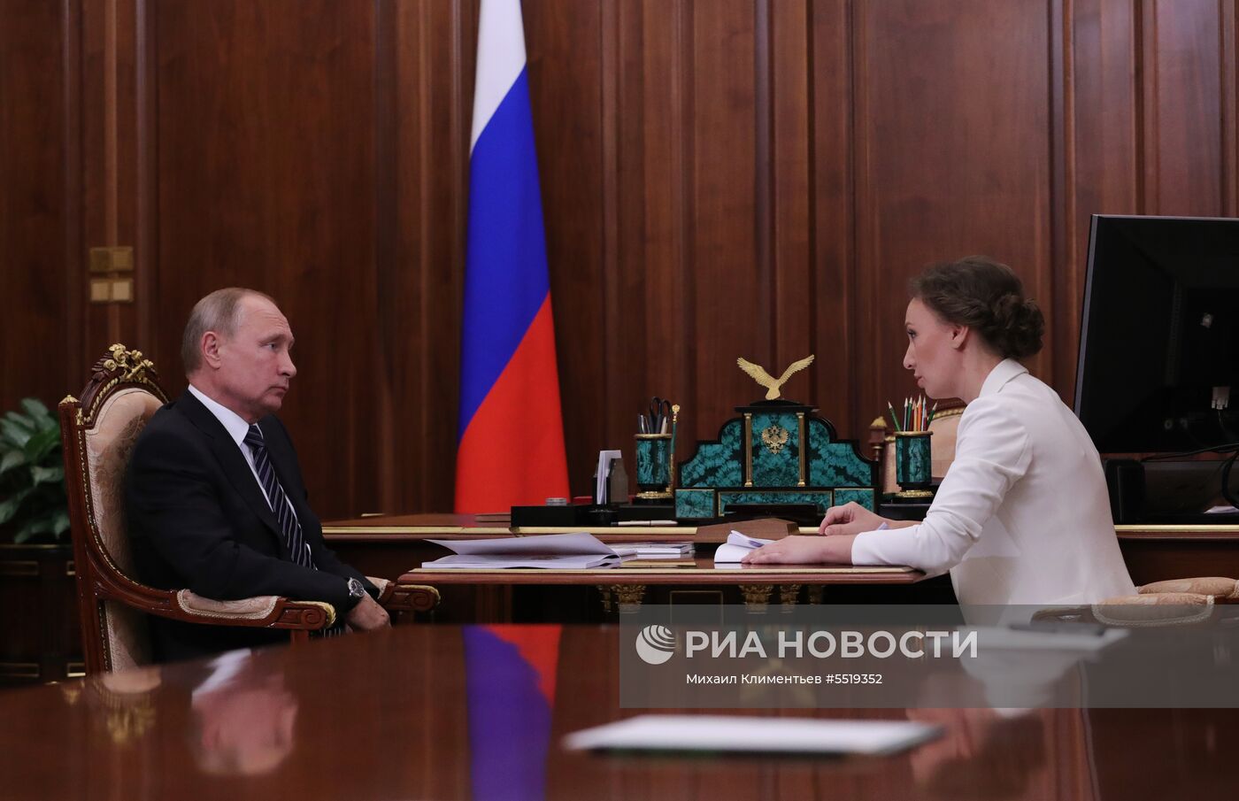 Президент РФ В. Путин встретился с уполномоченным по правам ребенка Анной Кузнецовой