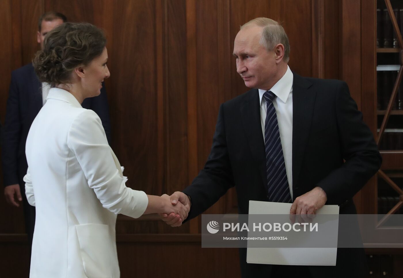 Президент РФ В. Путин встретился с уполномоченным по правам ребенка Анной Кузнецовой