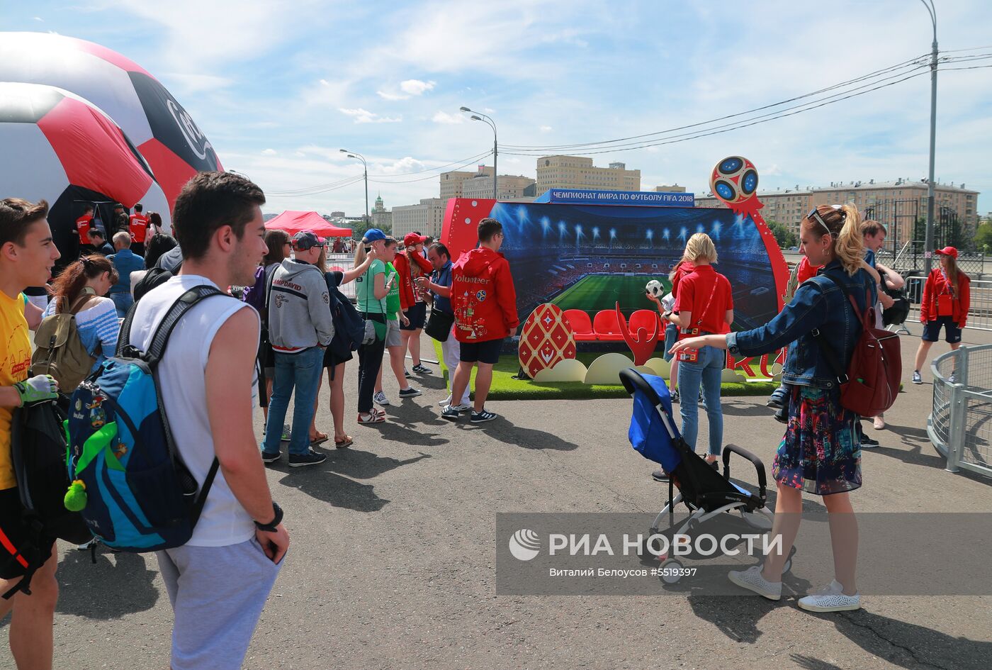 Кубок ЧМ-2018 по футболу выставили в Москве