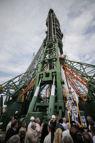 Запуск ТПК  "Союз МС-09» с участниками длительной экспедиции МКС-56/57