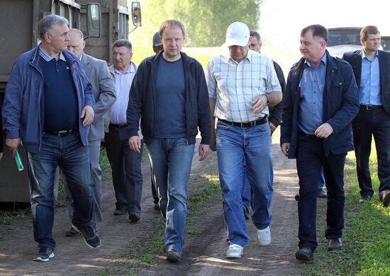 Рабочая поездка врио губернатора Виктора Томенко в Павловский район Алтайского края