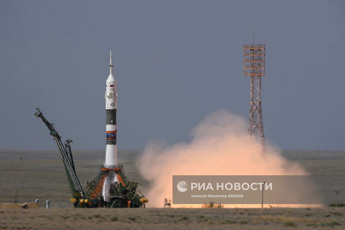 Запуск ТПК  "Союз МС-09" с участниками длительной экспедиции МКС-56/57