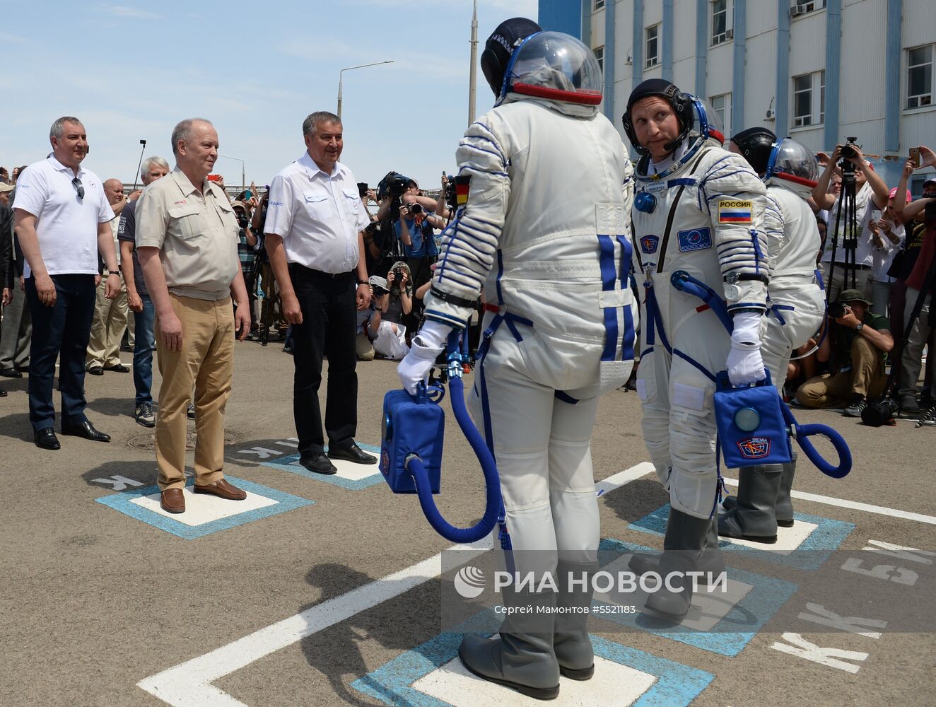 Запуск ТПК  "Союз МС-09» с участниками длительной экспедиции МКС-56/57