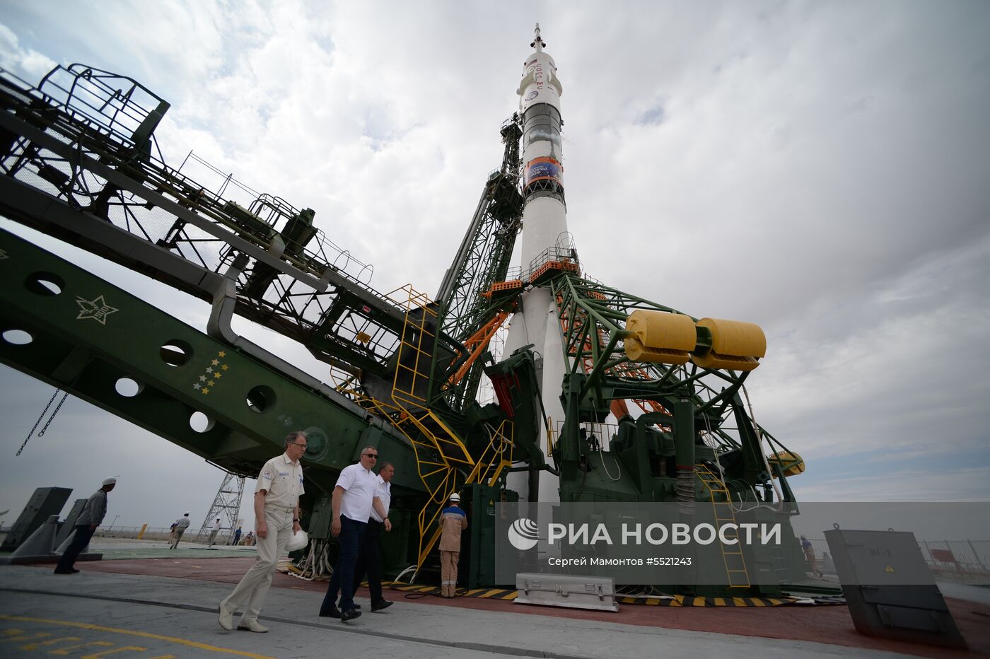 Запуск ТПК  "Союз МС-09» с участниками длительной экспедиции МКС-56/57