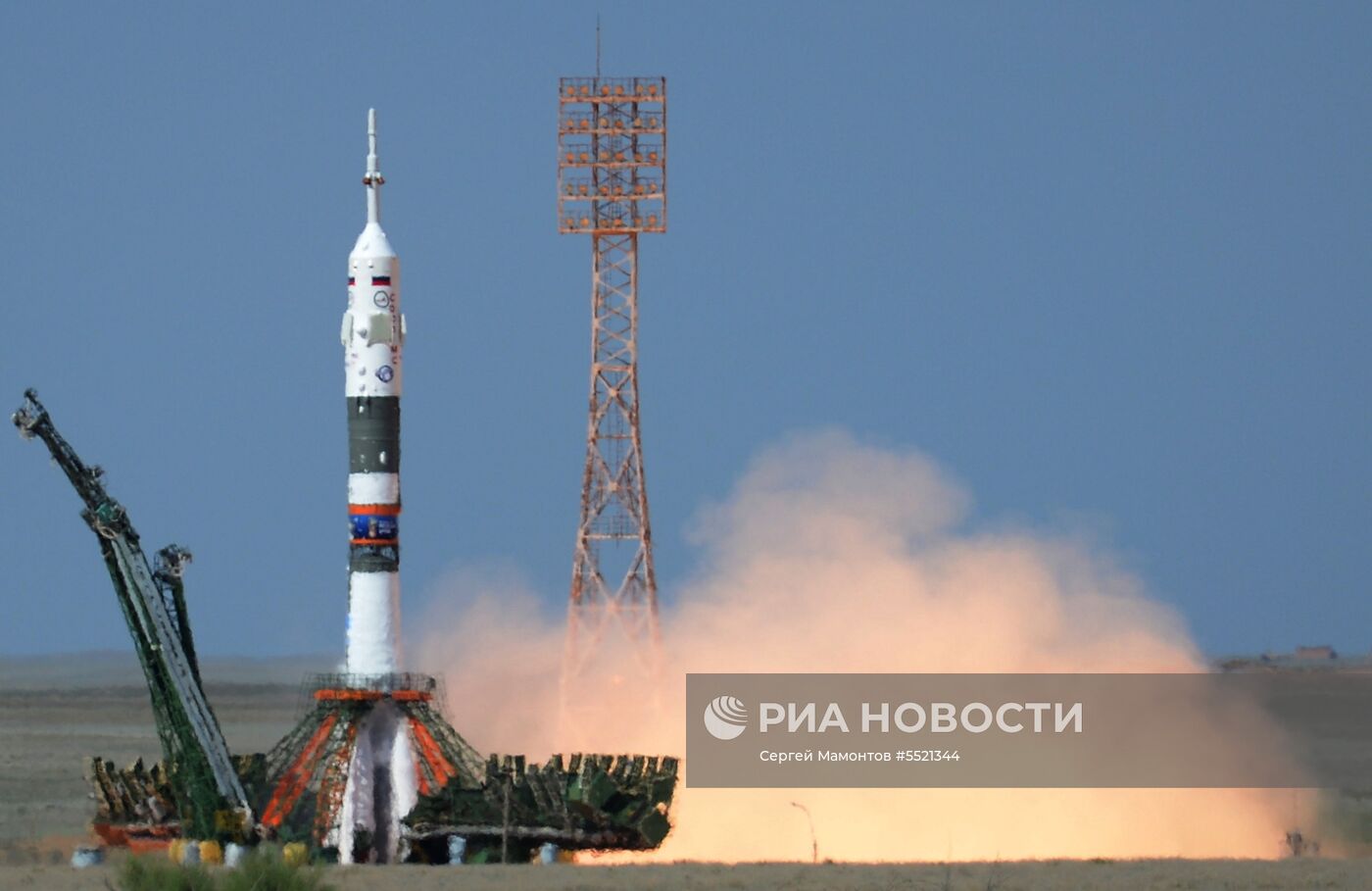 Запуск ТПК  "Союз МС-09" с участниками длительной экспедиции МКС-56/57