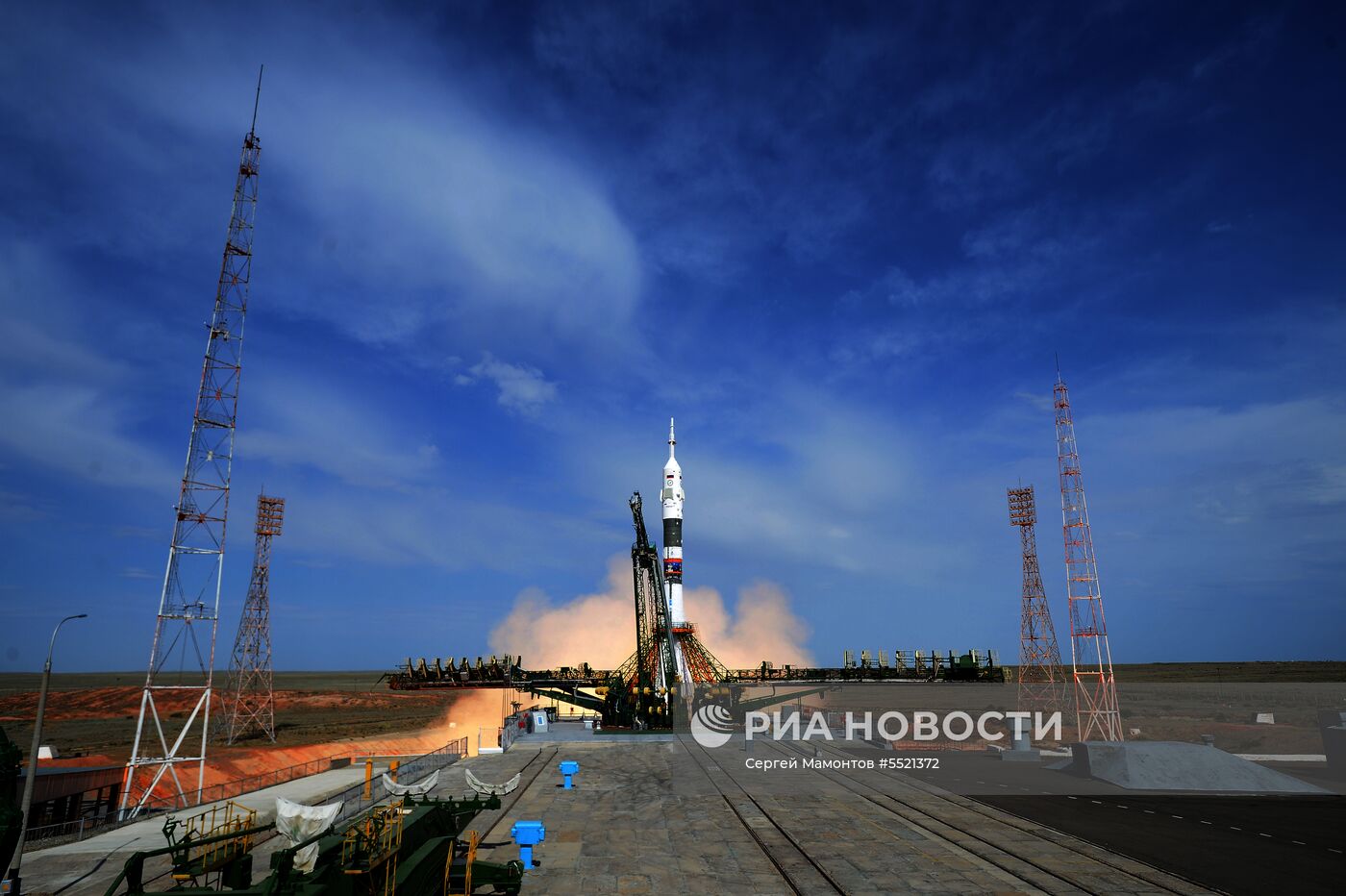 Запуск ТПК  "Союз МС-09" с участниками длительной экспедиции МКС-56/57