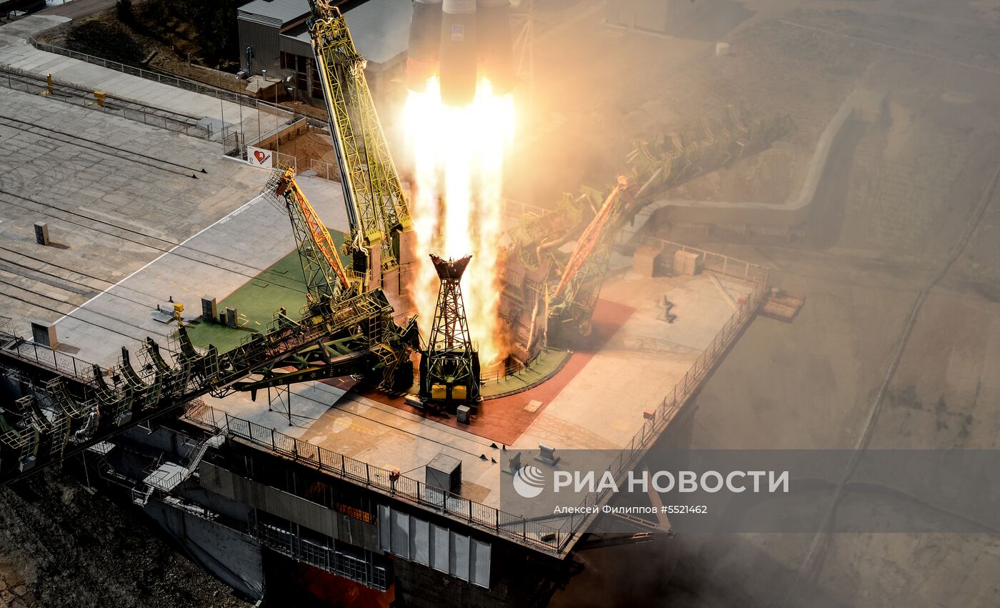 Запуск ТПК  "Союз МС-09» с участниками длительной экспедиции МКС-56/57