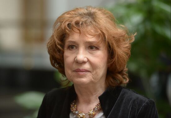 Награждение деятелей культуры и искусства культуры государственными и ведомственными наградами