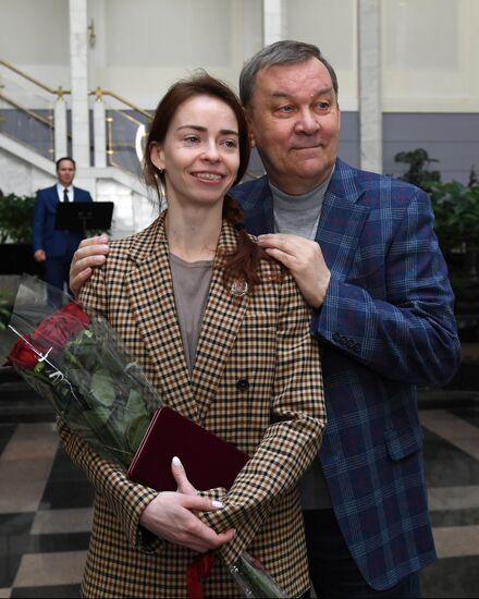 Награждение деятелей культуры и искусства культуры государственными и ведомственными наградами