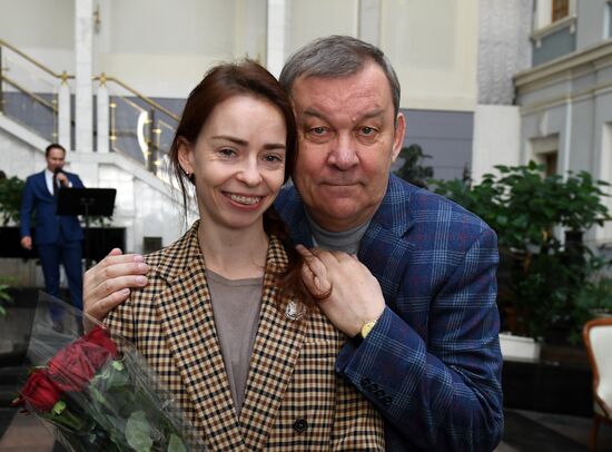 Награждение деятелей культуры и искусства культуры государственными и ведомственными наградами