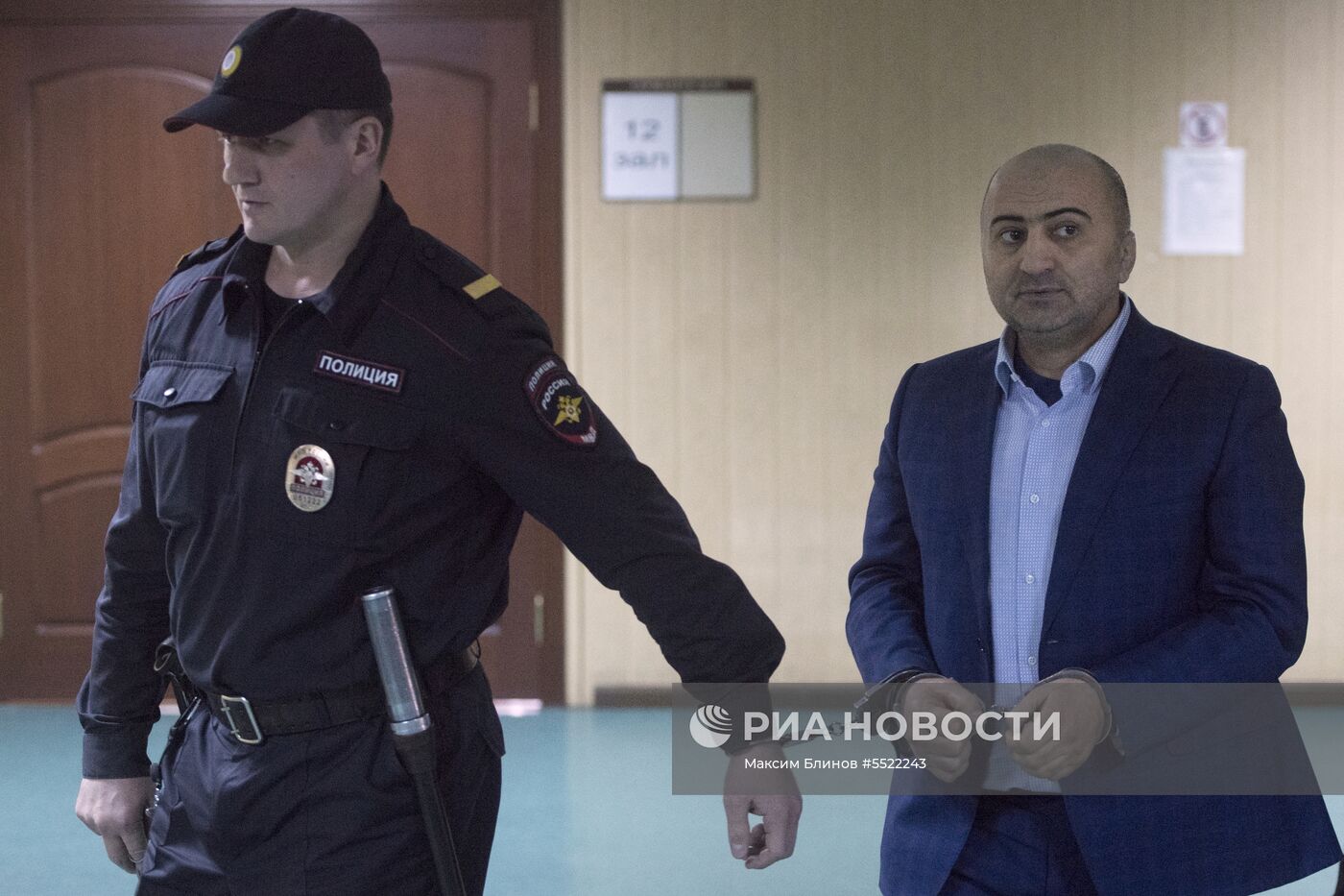 Рассмотрение ходатайства следствия об аресте М. Хизриева