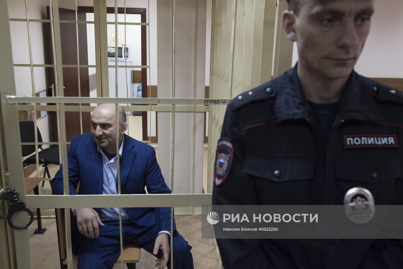 Рассмотрение ходатайства следствия об аресте М. Хизриева