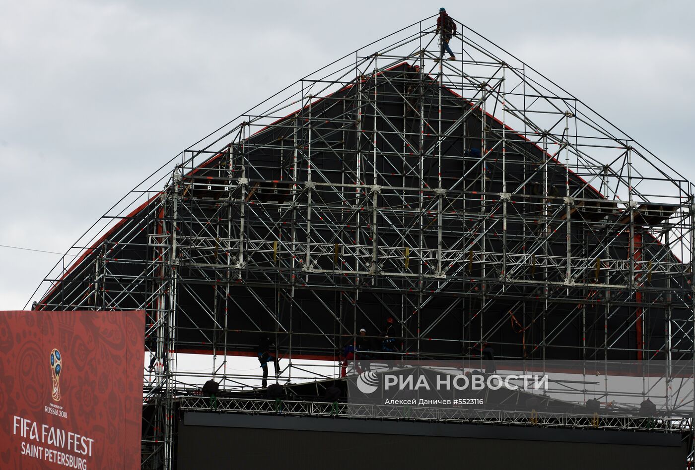Строительство фан-зоны к ЧМ-2018 по футболу в Санкт-Петербурге